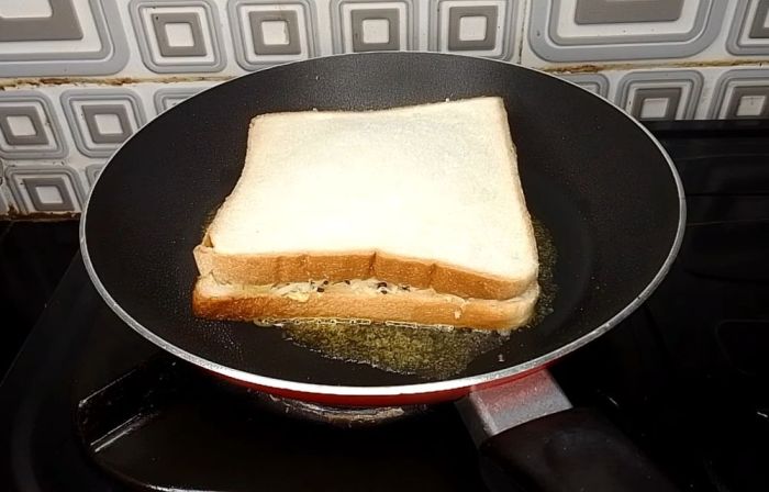 Bikin Roti Bakar Cokelat Keju ala Warkop yang Lezat