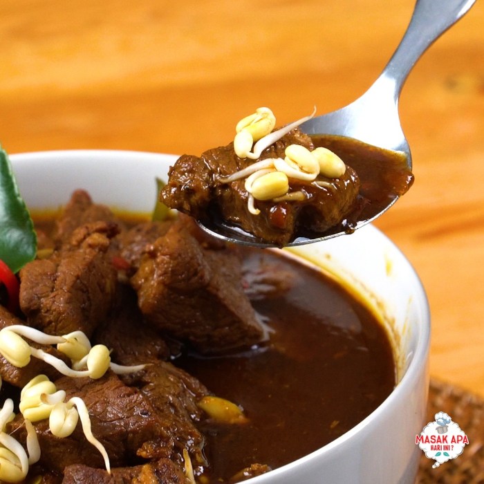Rawon daging sapi resep timur jawa empuk kuah khas hitam Rawon daging sapi resep timur jawa empuk kuah khas hitam
