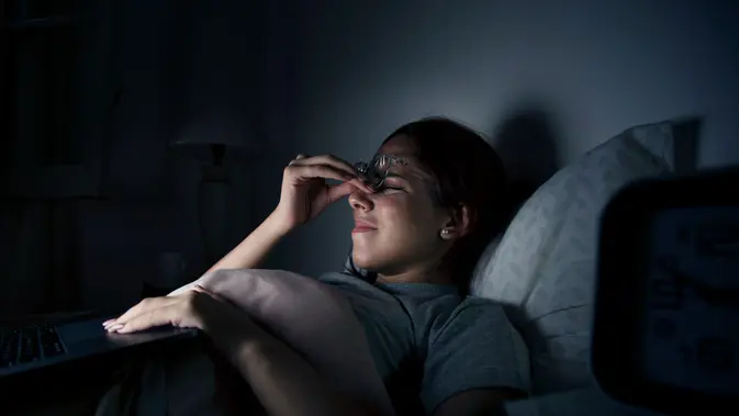 Bangun Tengah Malam dan Tak Bisa Tidur Lagi? Waspadai Risiko Insomnia!