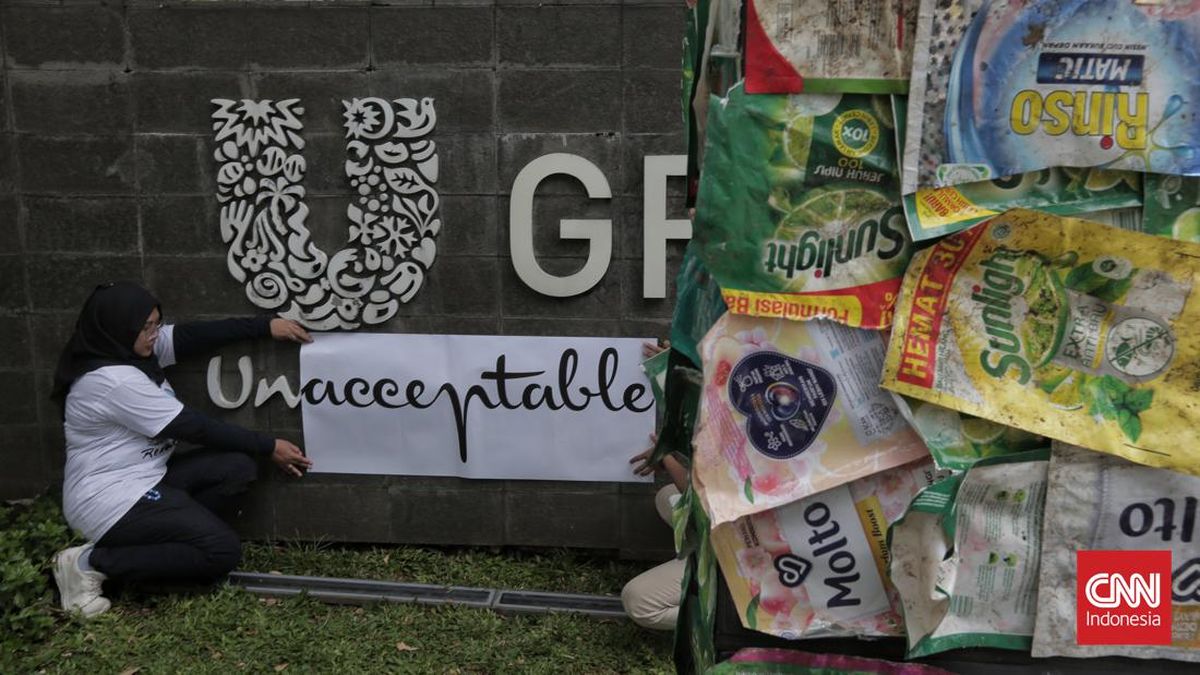 Aktivis Lingkungan Terima Bangkai Ayam: ‘Jagalah Ucapanmu’