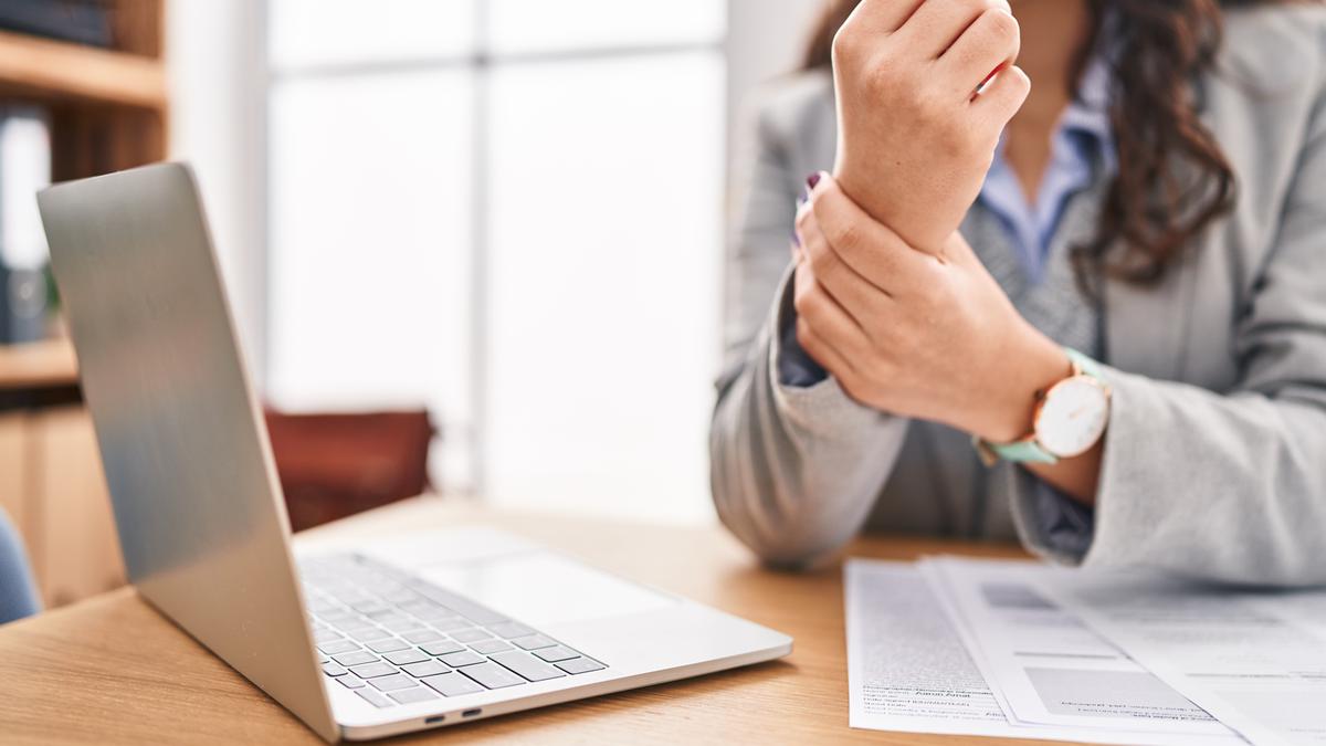 Sindrom Terowongan Karpal Menyebabkan Sakit Pergelangan Tangan, Gejala Muncul di Malam Hari