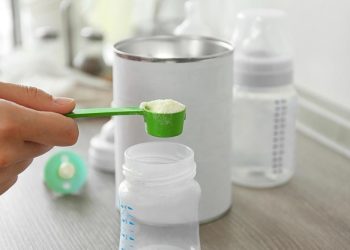Bolehkah Air Kemasan Digunakan untuk Menyusu Susu Formula Bayi?