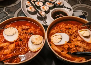 Resep Rabokki Mi Nyemek Pedas Manis yang Bikin Ketagihan ala Korea