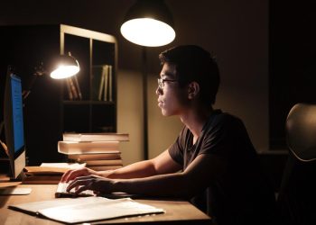 Sering Begadang dan Kurang Tidur Dampaknya bagi Tubuh dan Aktivitas Sehari-hari